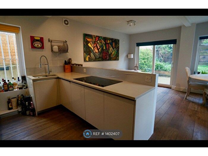 3 Bedroom Flat To Rent In Burghley Rd, London, NW5