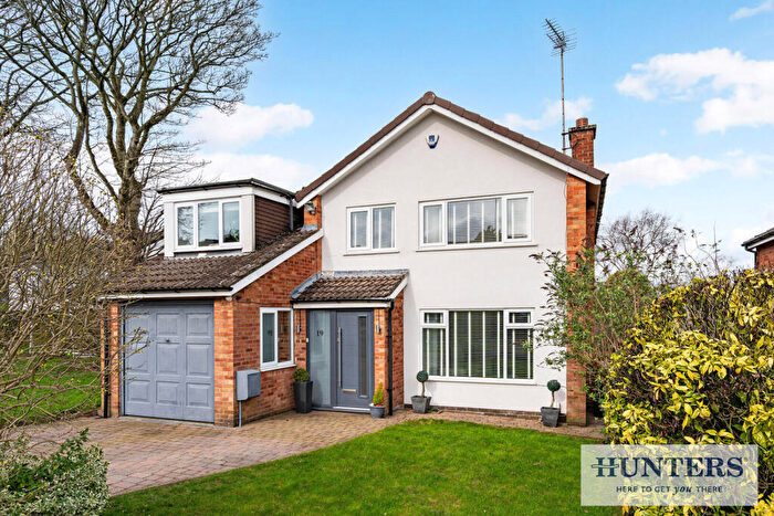 4 Bedroom Detached House For Sale In Fieldhead Drive, Guiseley, Leeds, LS20