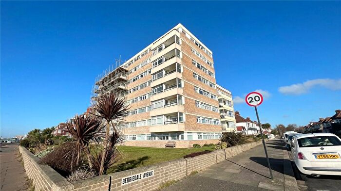 2 Bedroom Flat To Rent In Kingsway, Hove, BN3