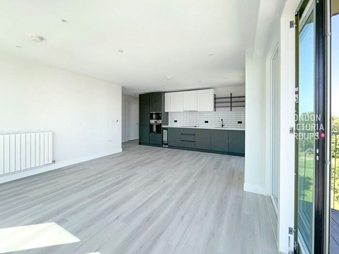 3 Bedroom Flat To Rent In Cairncross House, Townsend Road, SE3