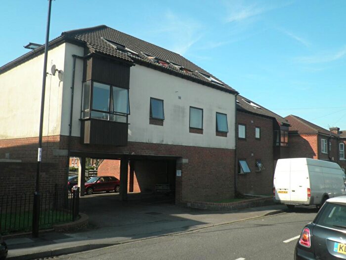 1 Bedroom Flat To Rent In Kelly Court, Harcourt Road, Southampton, Hampshire, SO18