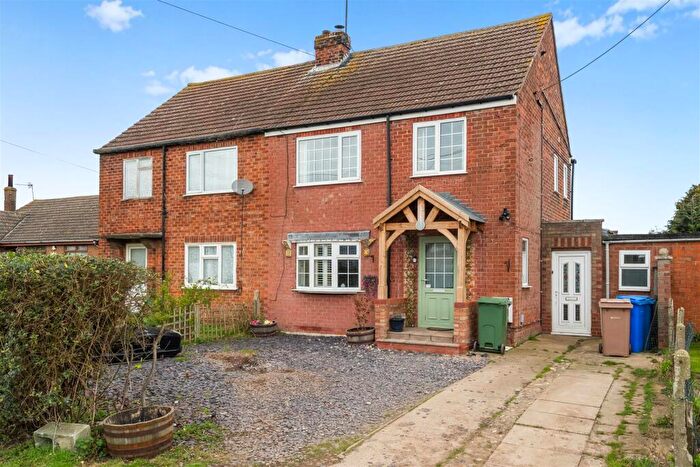 3 Bedroom Semi-Detached House For Sale In South View, Hollym, Withernsea, HU19