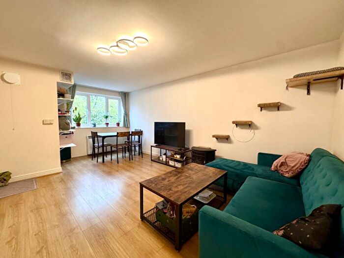 2 Bedroom Flat To Rent In Rushgrove Street, SE18