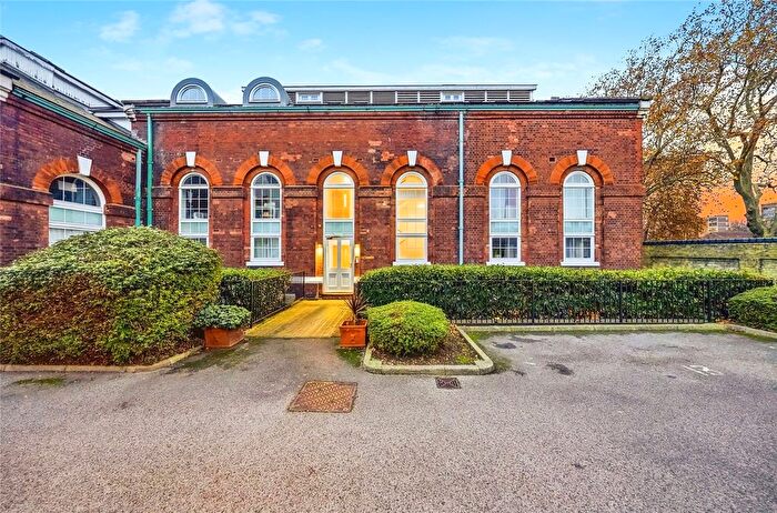 2 Bedroom Flat To Rent In Woolwich Manor Way, London, E16