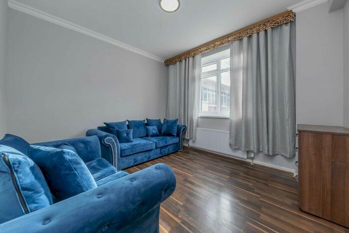 2 Bedroom Flat To Rent In Maida Vale, London, W9