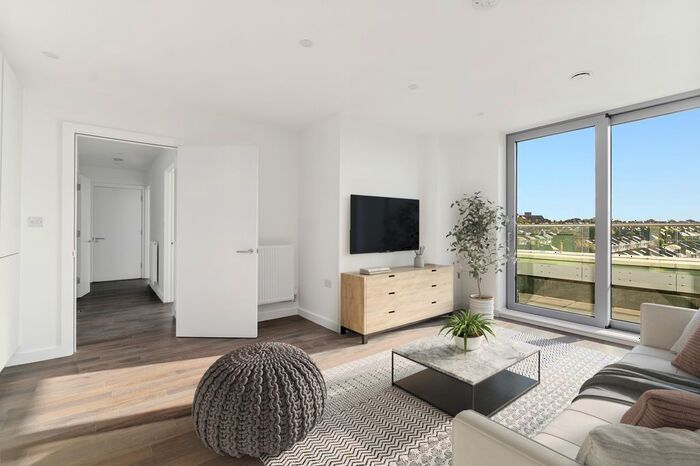 2 Bedroom Flat To Rent In Raffles Court, Tooting, SW17