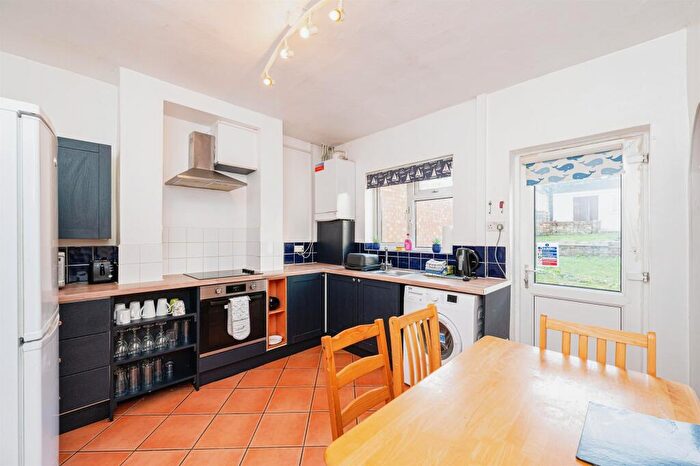 3 Bedroom Terraced House For Sale In Ford Street, Kettering, NN16