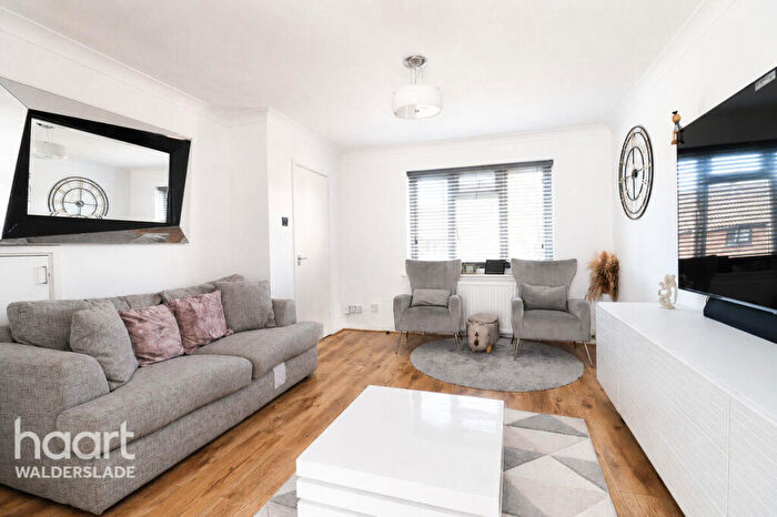 3 Bedroom End Of Terrace House For Sale In Bilsington Close, Chatham, ME5