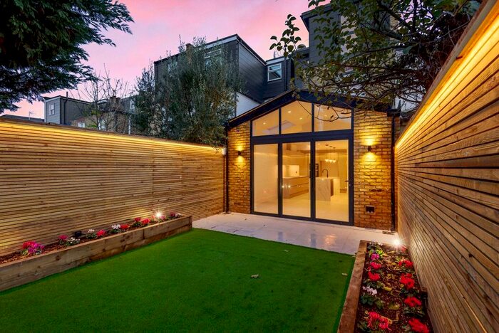 5 Bedroom Detached House To Rent In Christchurch Avenue, Teddington, TW11