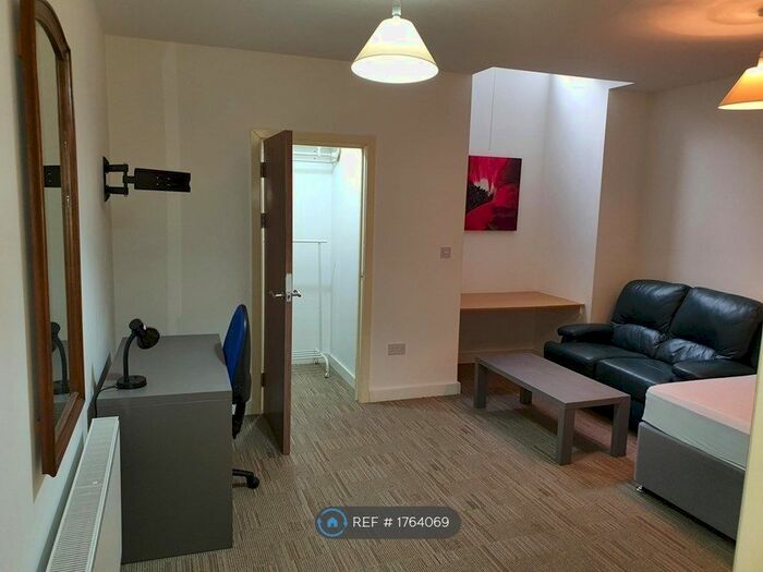 Studio To Rent In Cobourg Street, Manchester, M1