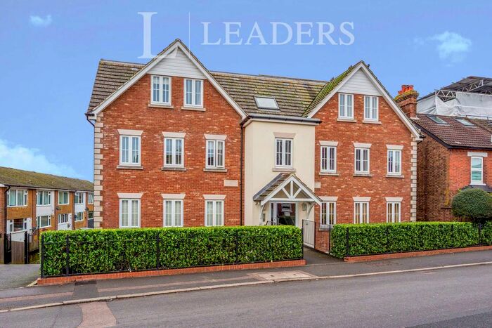 2 Bedroom Flat To Rent In Greyhound House, Shipbourne Road, TN10