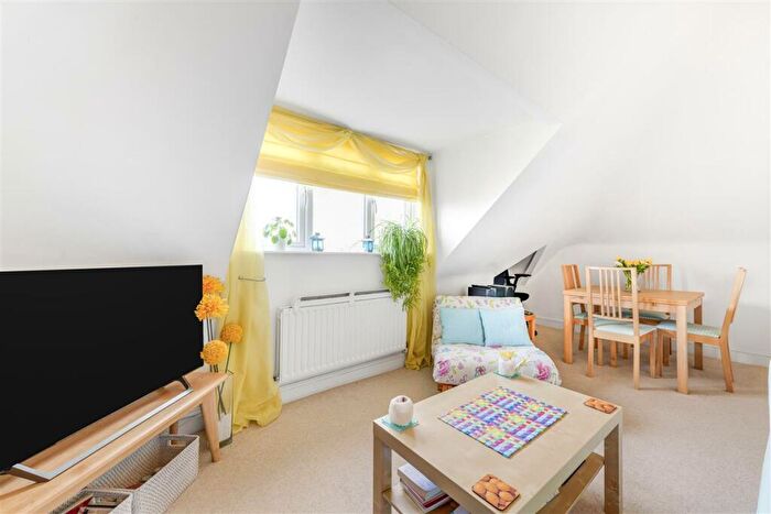 1 Bedroom Flat For Sale In Dartmouth Road, NW2