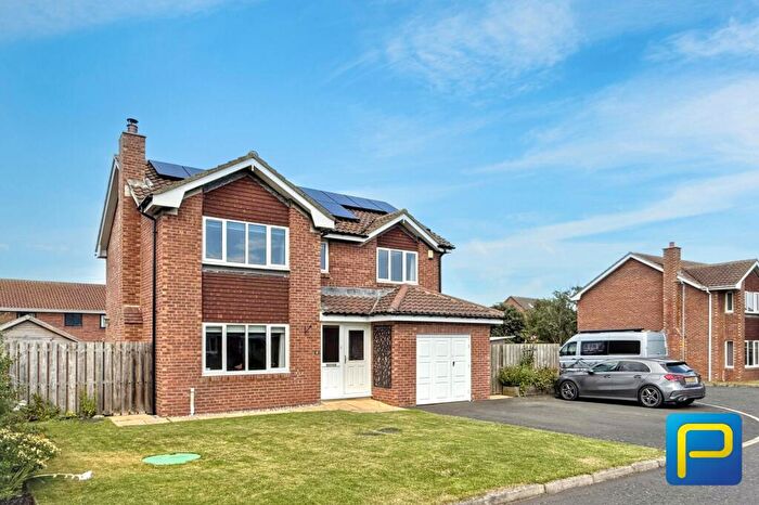 4 Bedroom Detached House For Sale In Castle Drive, Seahouses, Northumberland, NE68