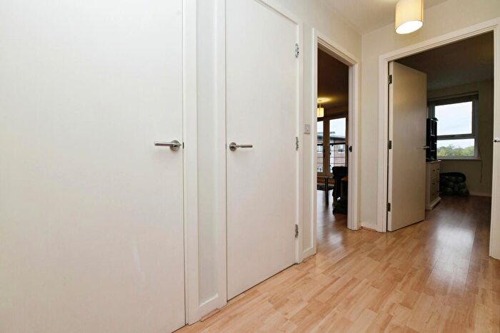 1 Bedroom Flat For Sale In Southernhay Close, Basildon, Essex, SS14