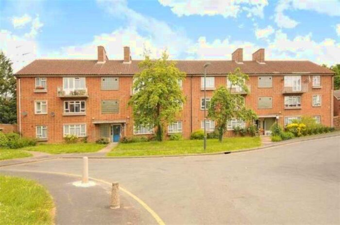 2 Bedroom Flat To Rent In Milman Close, Pinner, HA5