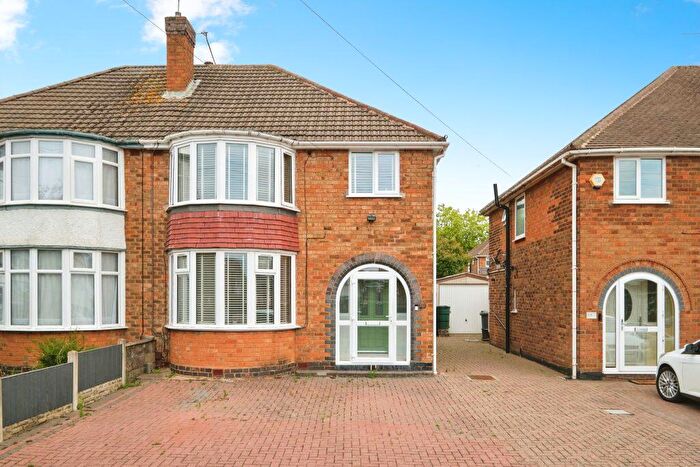 3 Bedroom Semi-Detached House For Sale In Meriden Drive, Birmingham, B37
