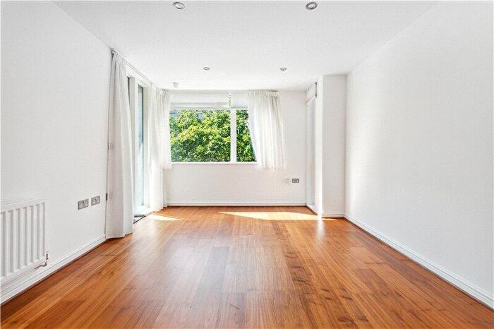2 Bedroom Apartment To Rent In Boundary Lane, London, SE17