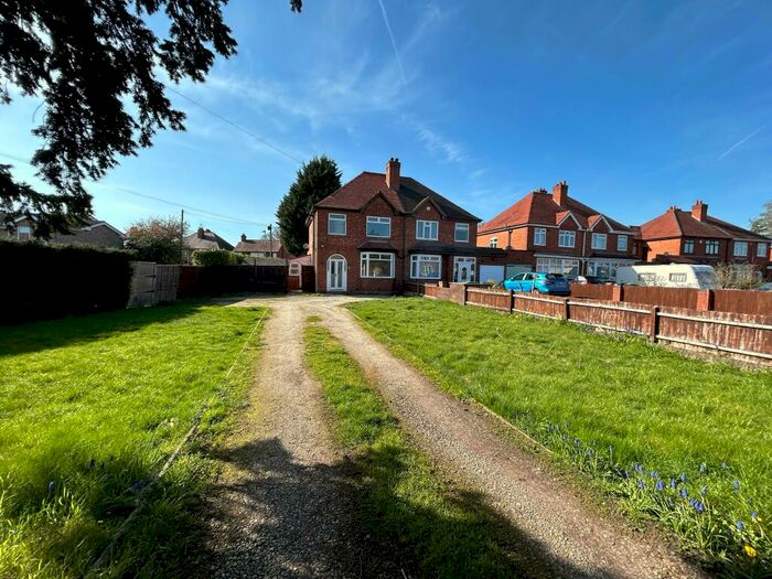 3 Bedroom House To Rent In Broad Street, Bromsgrove, B61