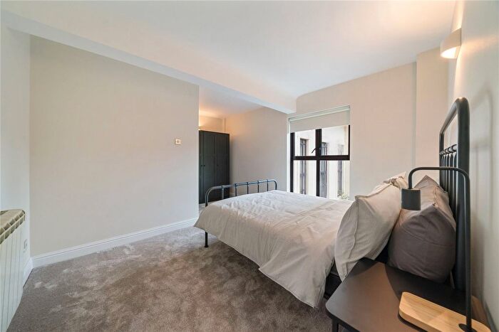 1 Bedroom Flat For Sale In Manor Gardens, London, N7