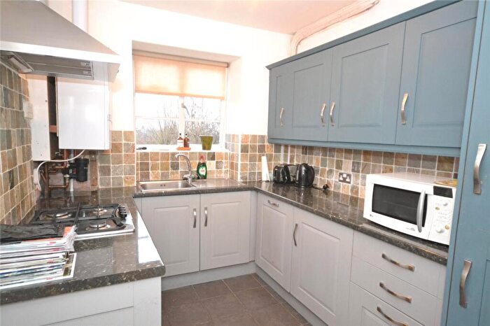 2 Bedroom Apartment To Rent In Denison Close, London, N2