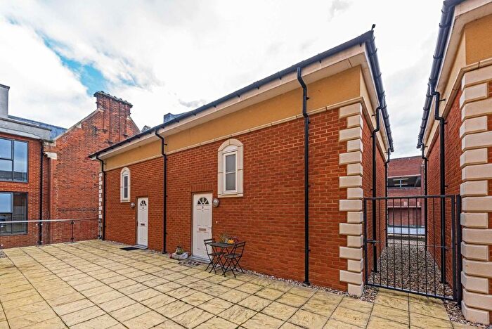 2 Bedroom Flat To Rent In Victoria Road, Surbiton, KT6