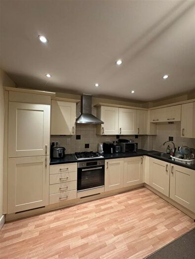 2 Bedroom Flat To Rent In Dreadnought Close, Colliers Wood, London, SW19