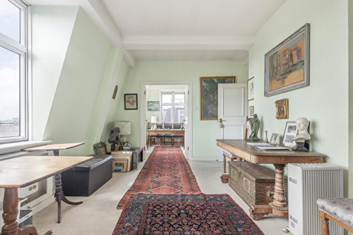 2 Bedroom Flat For Sale In Clifford's Inn, Fetter Lane, EC4A
