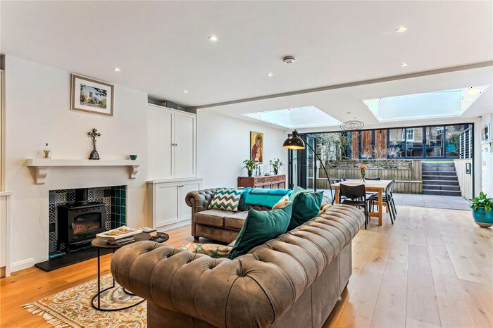 4 Bedroom Semi-Detached House To Rent In Redgrave Road, Putney, London, SW15