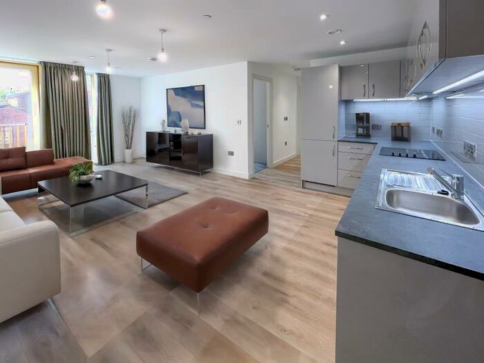 2 Bedroom Apartment To Rent In Flat :: The Quarters, M1