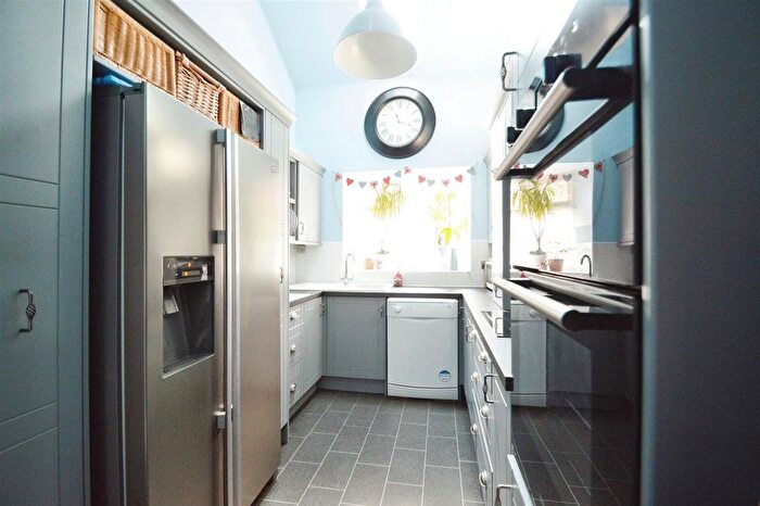 3 Bedroom End Of Terrace House For Sale In Mortimer Avenue, Anlaby, Hull, HU10