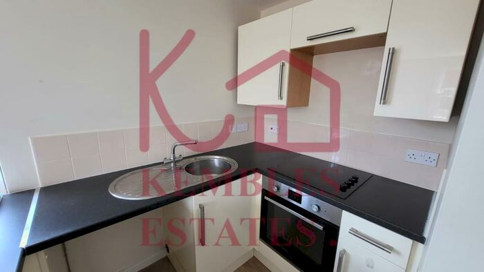 2 Bedroom Flat To Rent In Apartment, The Courtyard, Queen Street, Thorne, Doncaster, DN8