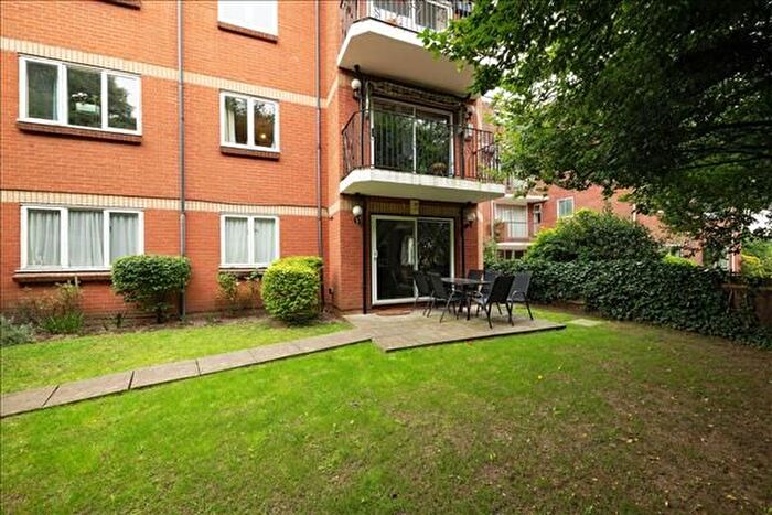 2 Bedroom Flat To Rent In Gordon Court, A The Downs, SW20