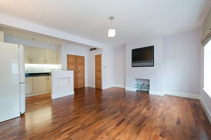 1 Bedroom Flat To Rent In Mulberry Court, Kings Road, SW3