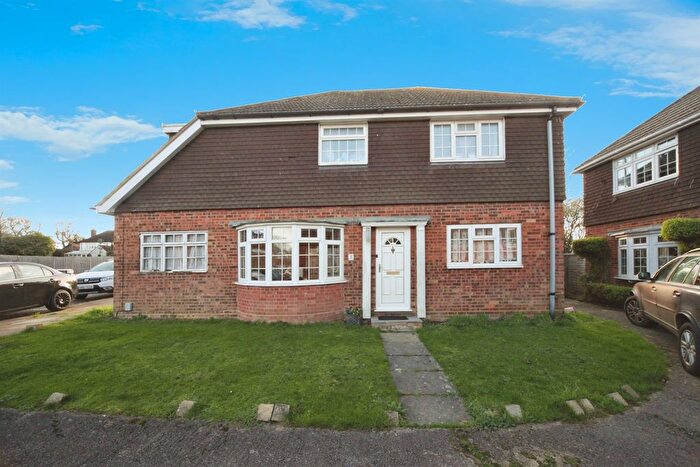 4 Bedroom Detached House For Sale In Sutherland Place, Luton, LU1