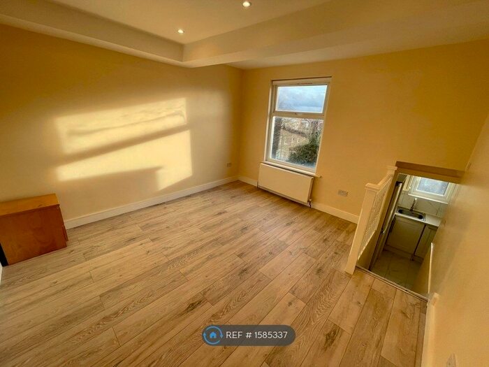 1 Bedroom Flat To Rent In The Vale, London, W3