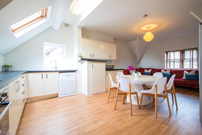 1 Bedroom House To Rent In Room, Flat, Ladybarn Road, M14