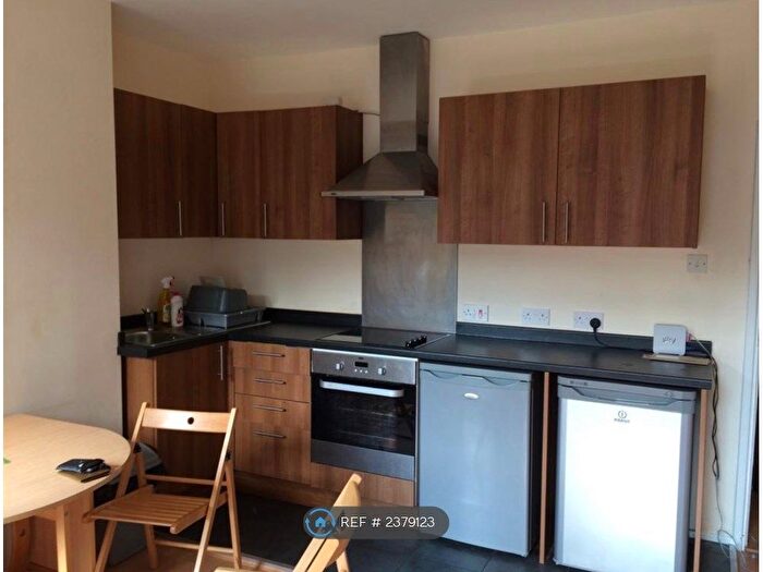 2 Bedroom Flat To Rent In Evelyn Street, London, SE8