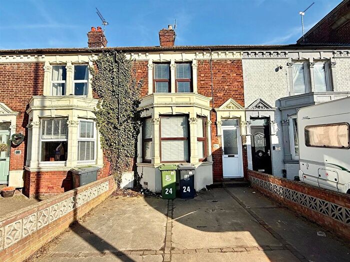 3 Bedroom Terraced House For Sale In Caister Road, Great Yarmouth, NR30