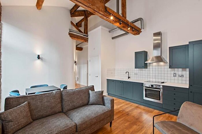 2 Bedroom Apartment To Rent In East Street, Leeds, West Yorkshire, LS9