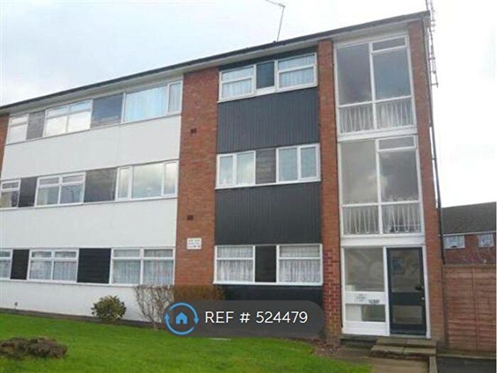 3 Bedroom Flat To Rent In Newton Road, Great Barr, Birmingham, B43