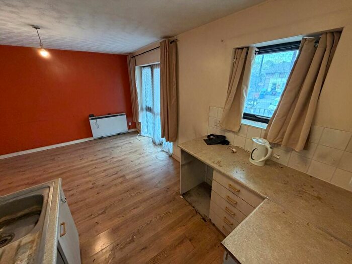 2 Bedroom Flat For Sale In Flat, Burywood Court, Hertford Road, Enfield, Greater London, EN3