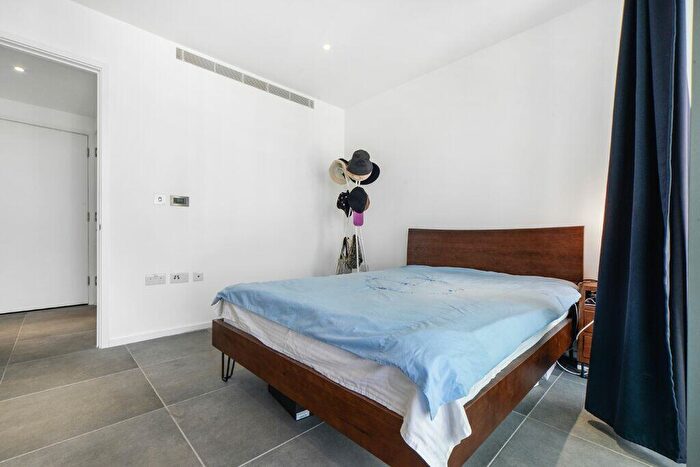 1 Bedroom Flat For Sale In Dollar Bay Place London, E14