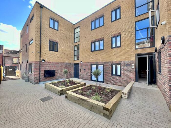 2 Bedroom Apartment To Rent In North Street, Luton, LU2