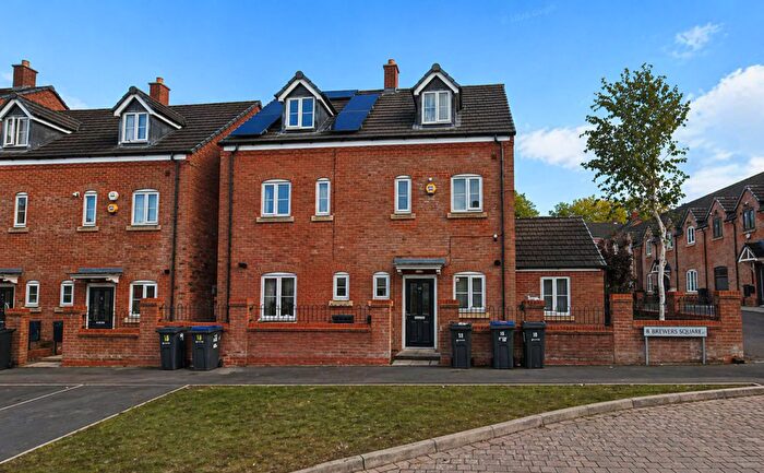 3 Bedroom Semi-Detached House For Sale In Brewers Square, Birmingham, B16
