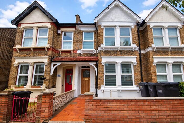2 Bedroom Flat To Rent In Ferndale Road, London, SE25