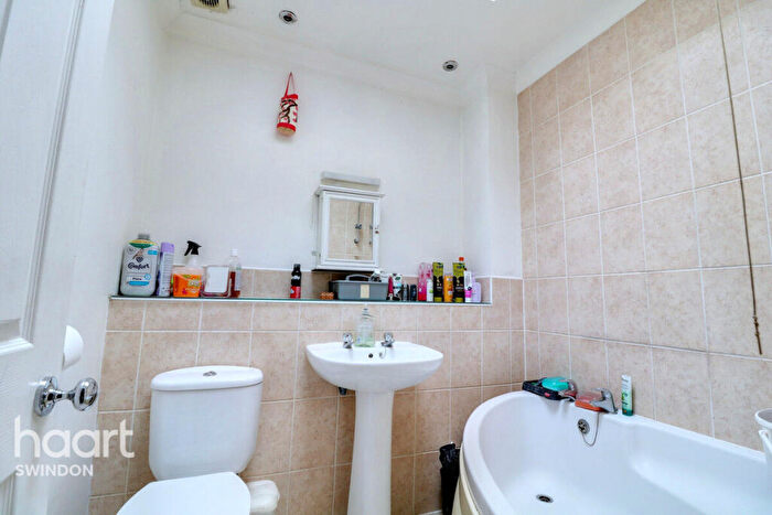 1 Bedroom Flat For Sale In Salisbury Street, Swindon, SN1