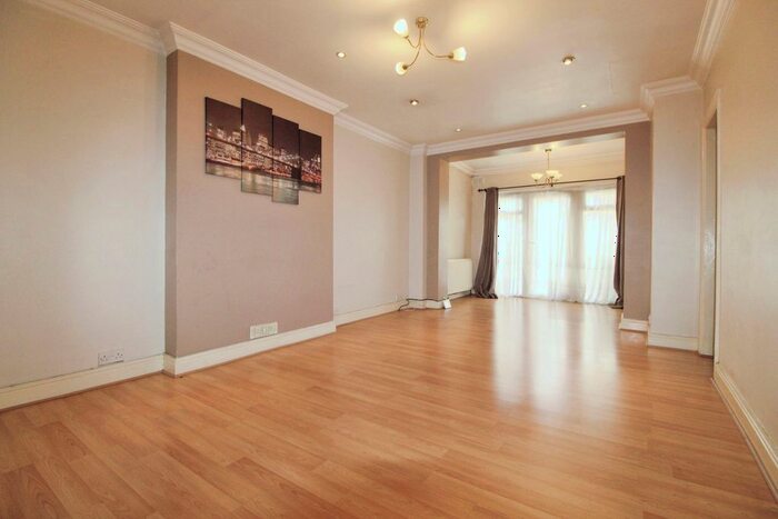 4 Bedroom Semi-Detached House To Rent In Chaplin Road, Wembley, HA0