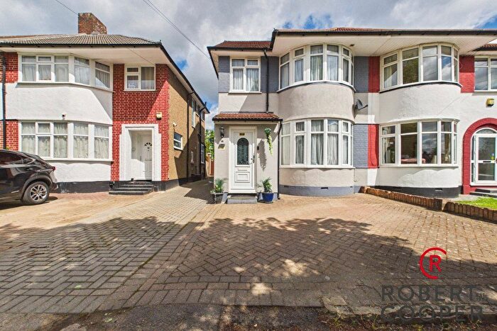 5 Bedroom Semi Detached House For Sale In Pavilion Way, Eastcote, HA4