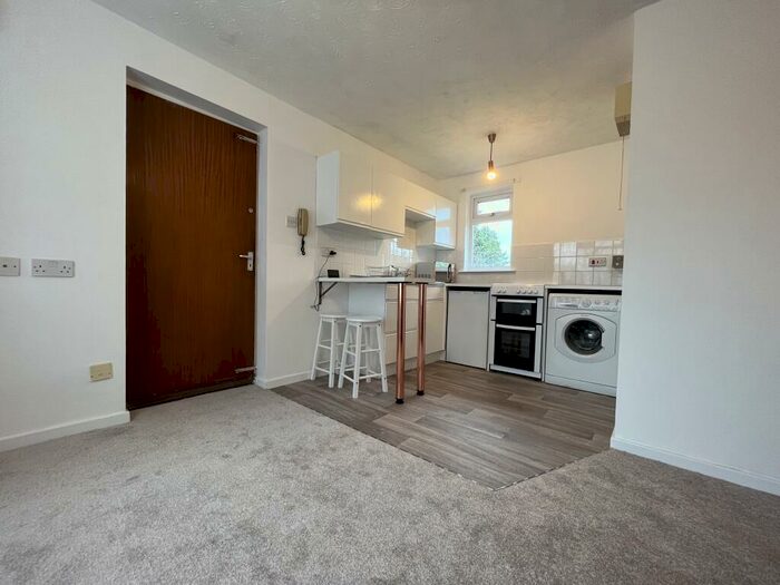 1 Bedroom Flat To Rent In Littlecote Drive, Birmingham, B23