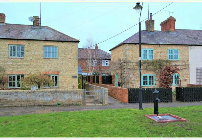 2 Bedroom Cottage To Rent In The Green, Milton Keynes, MK19